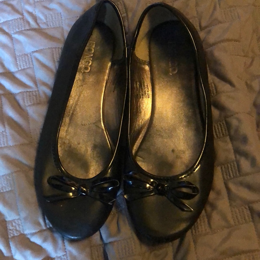 Black flats